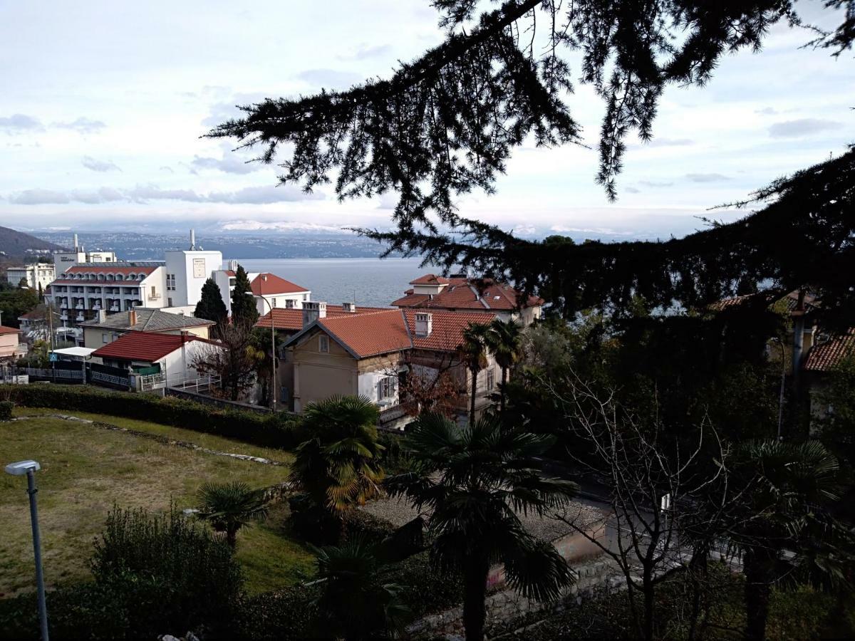 Apartman Lilly Lovran Bagian luar foto